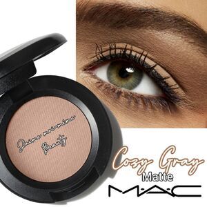 MAC Matte Eyeshadow in Cozy Gray